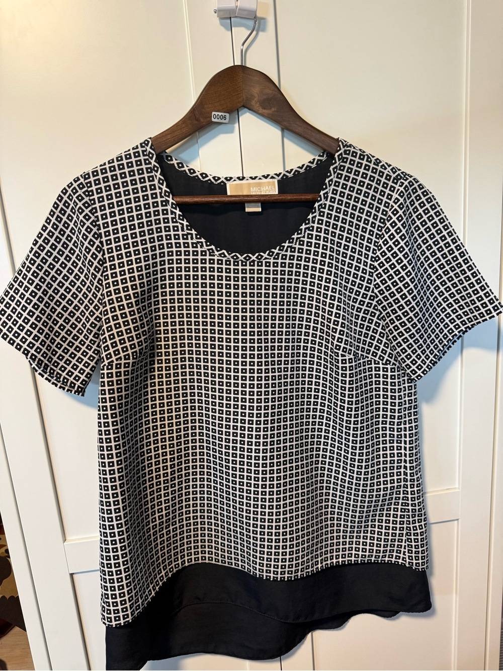 MICHAEL Michael Kors Split Back Blouse Medium Geometric Black White